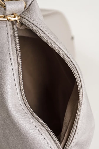 R&J čierna dámska crossbody kabelka z umelej kože