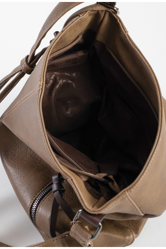 Crossbody kabelka z imitácie kože v čiernej farbe s ozdobným prešívaním