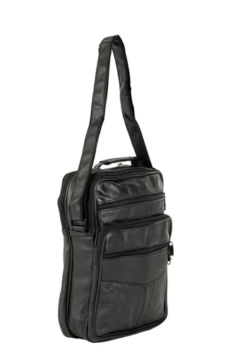 D.D.DAS čierna pánska crossbody kabelka  z prírodnej kože, Rozmery 36 cm x 28 cm x 8 cm