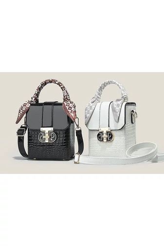 Čierna crossbody kabelka Bonluo z lakovanej kože Veľkosť 17*13*8cm