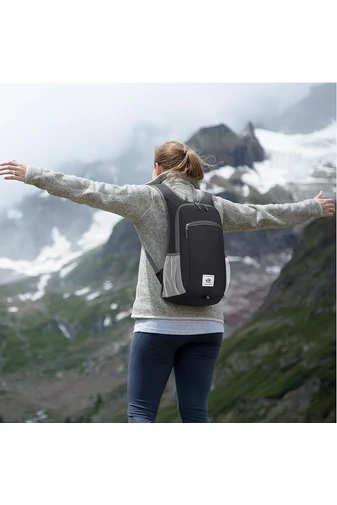 Čierny turistický skladací batoh Bonluo vyrobený z vodotesného materiálu Veľkosť 42*27*13 cm
