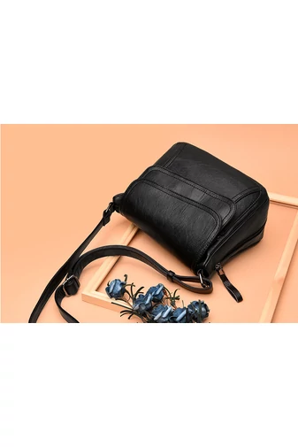 Čierna Crossbody kabelka z ekologickej kože Veľkosť 21*25*12cm