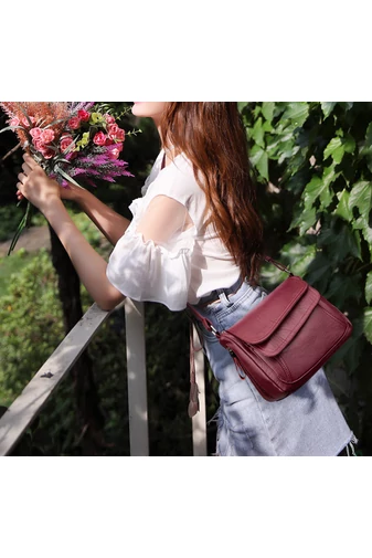 Maslová Crossbody kabelka z ekologickej kože Veľkosť 21*25*12cm