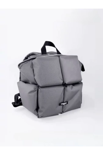 Moderný sivý mini vodotesný polyesterový batoh vhodný pre notebooky do 13 palcov (30*30 cm)