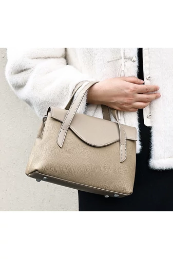 Kabelka do Ruky/Crossbody Taška 2v1z Pravej Kože, Elegantná, Kompaktná Béžová 17×25×11cm