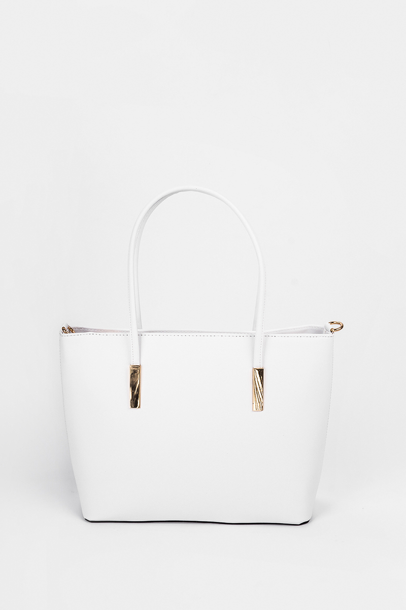 Elegantná biela malá kabelka z umelej kože - veľkosť so zlatým kovovým lemom